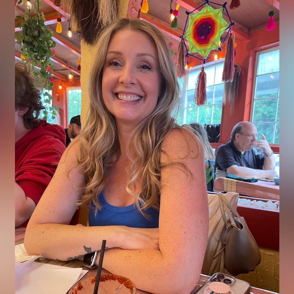 Meet your Posher, Bibi